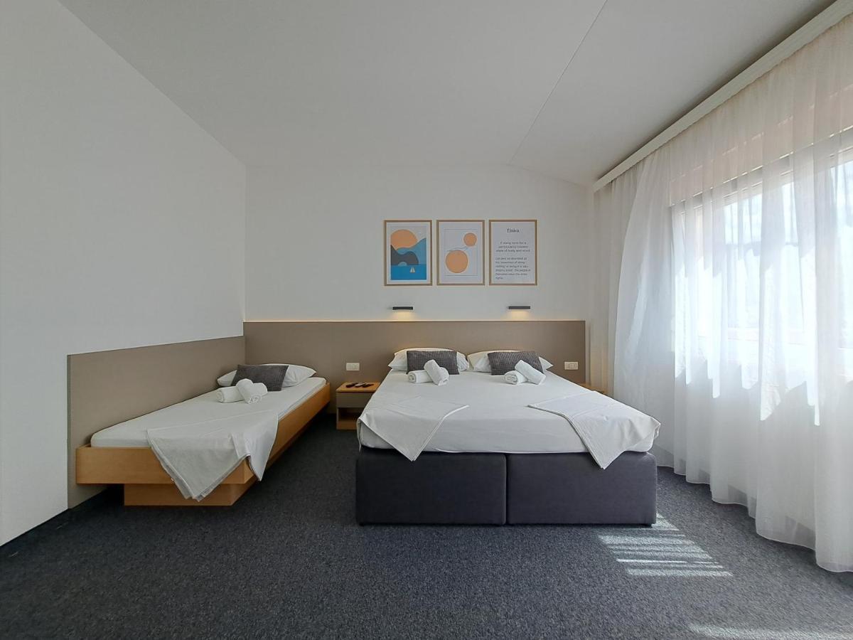 Rooms Zvonimir Стобреч Екстер'єр фото